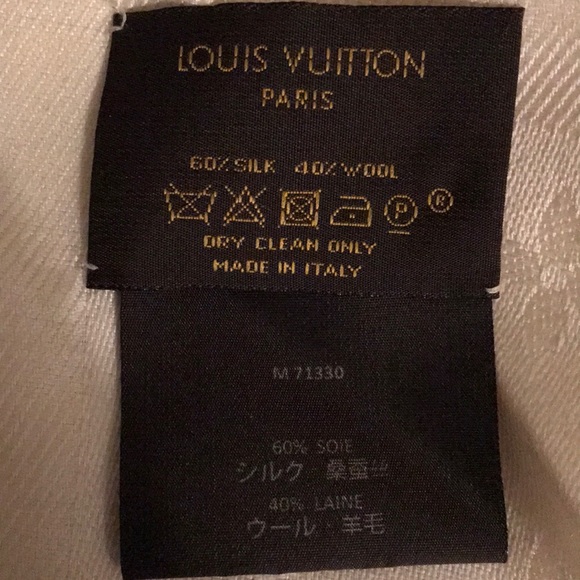 Louis Vuitton monogram scarf - Picture 4 of 8